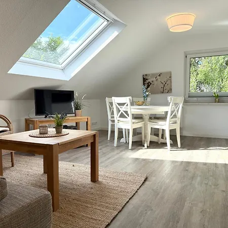 Kapitaenshaus 3 *